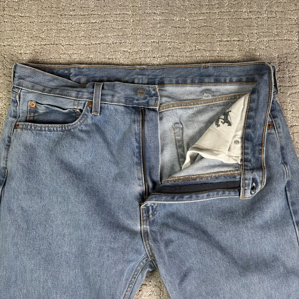 Levi's 505 Men's 38x32 Light Wash Straight Leg Denim Jeans Blue Casual Workwear
